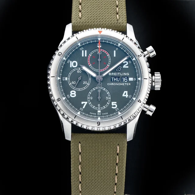 Breitling Aviator 8 Chronograph 43 Curtiss Warhawk 210009N32230 kol saati
