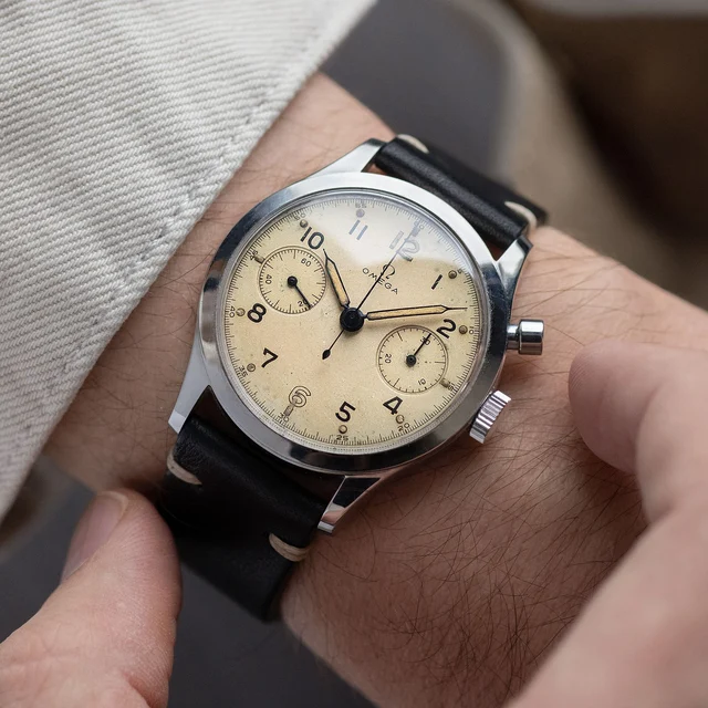 OMEGA Omega W-2200 kol saati