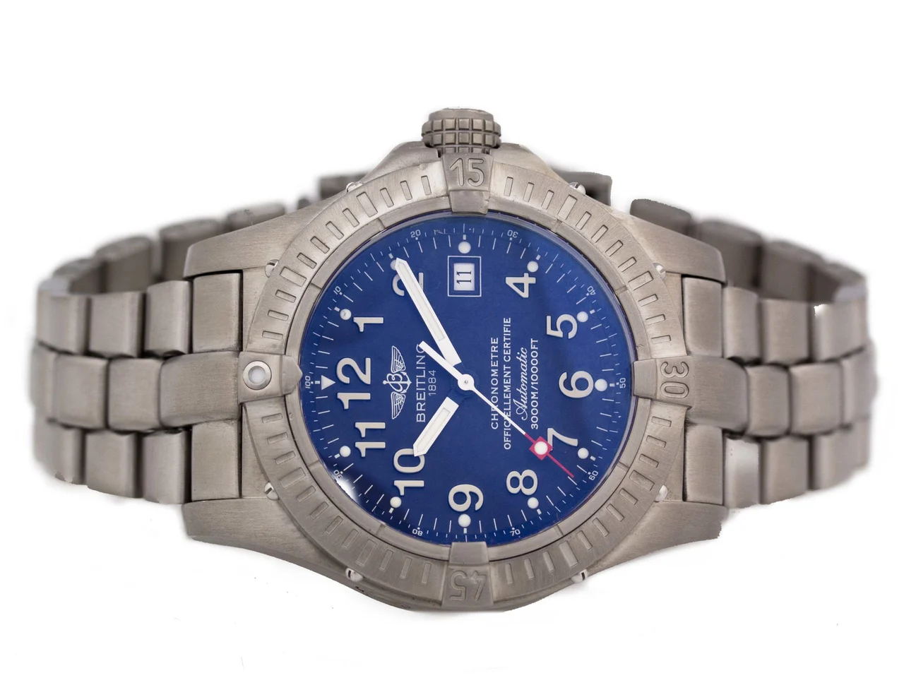 Breitling Avenger E17370 44 mm kol saati