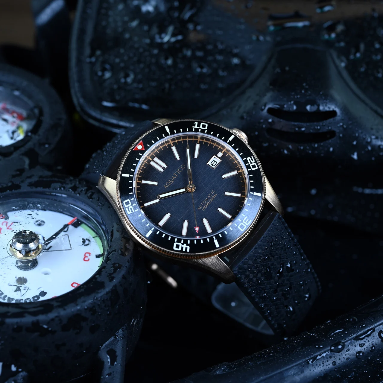 AQUATICO Bronze Star Dive Watch Black Dial 42 mm kol saati