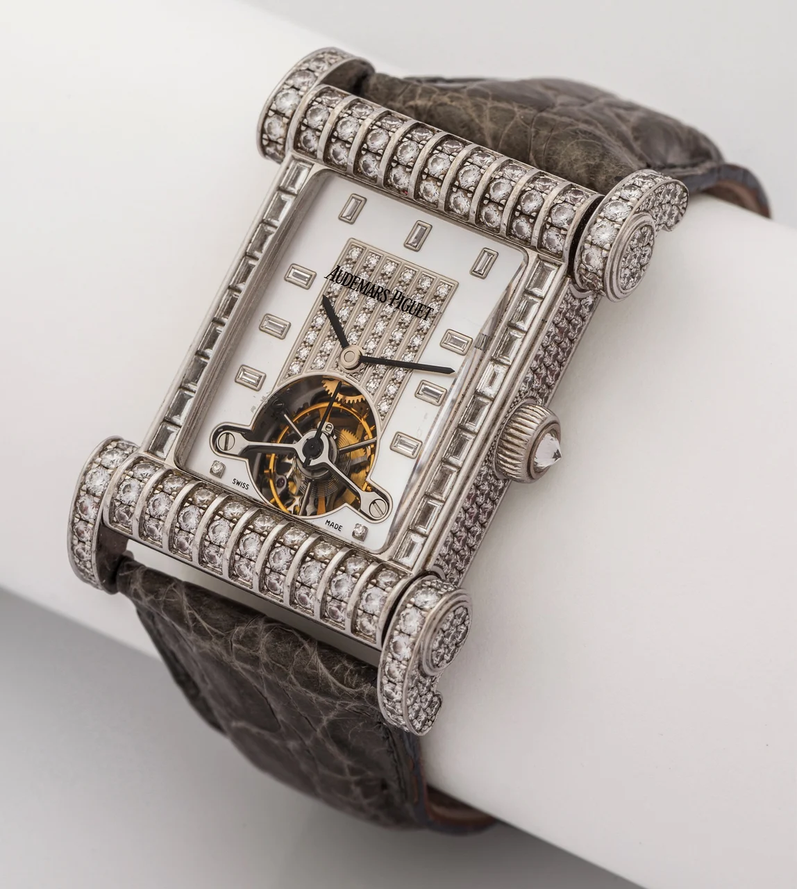 Audemars Piguet Canape Tourbillon White Gold And 25951BC kol saati