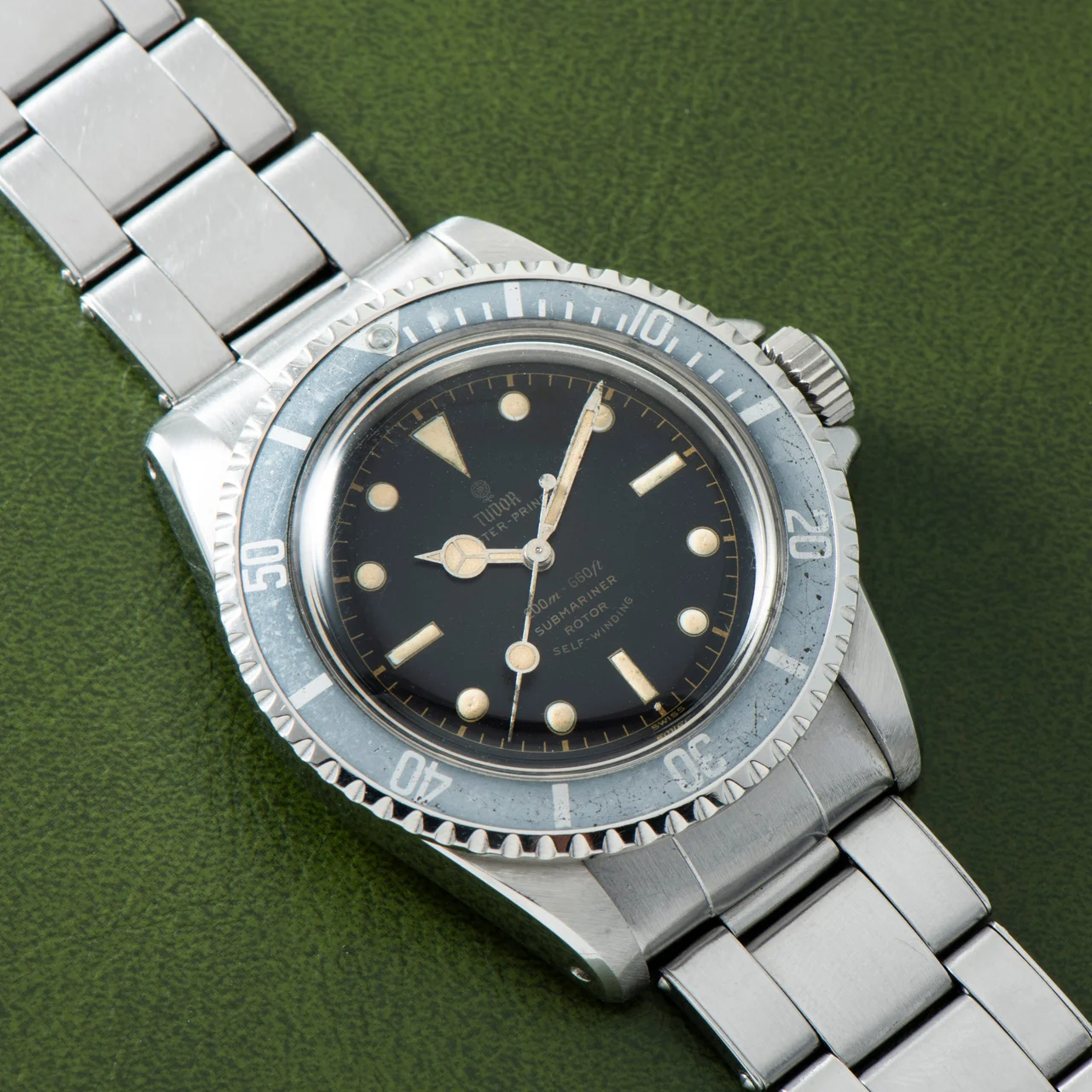 Tudor Submariner 40992330 39 mm kol saati