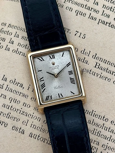 Rolex Cellini 18K Gold 25 x 34 mm Champagne Dial 4105, a cue kol saati