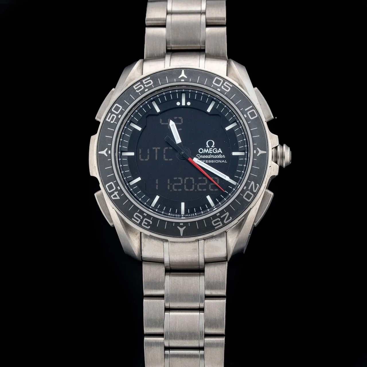 OMEGA Skywalker X-33 Chronograph 318.90.45.79.01.001 210009N35276 45 mm kol saati