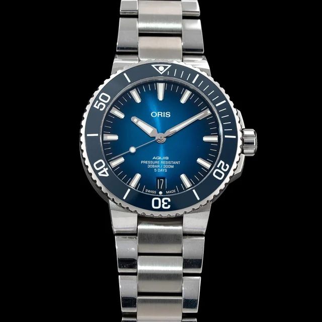 Oris Aquis Date Calibre 400 Bi-Color Blue Dial on Bracelet 210009N39269 kol saati