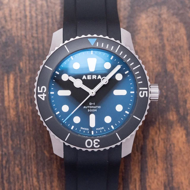 Aera Diver D-1 Diver kol saati