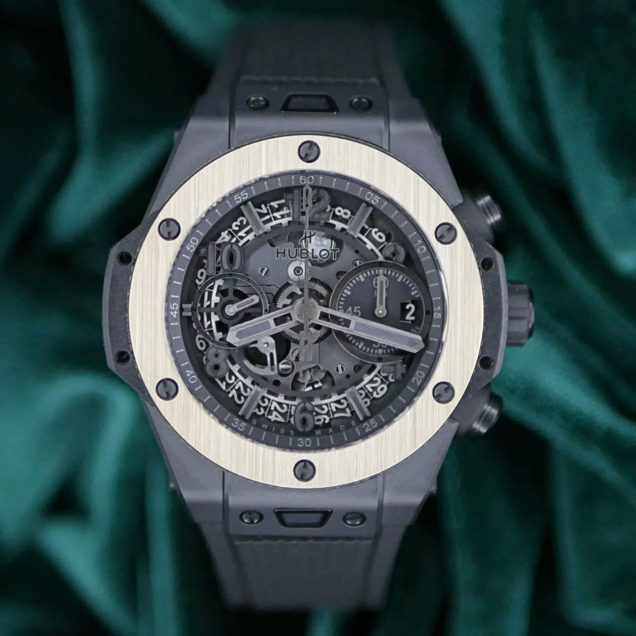 Hublot Unico “Ledger” Limited Edition of 50 42MM Black Ceram 42 mm kol saati