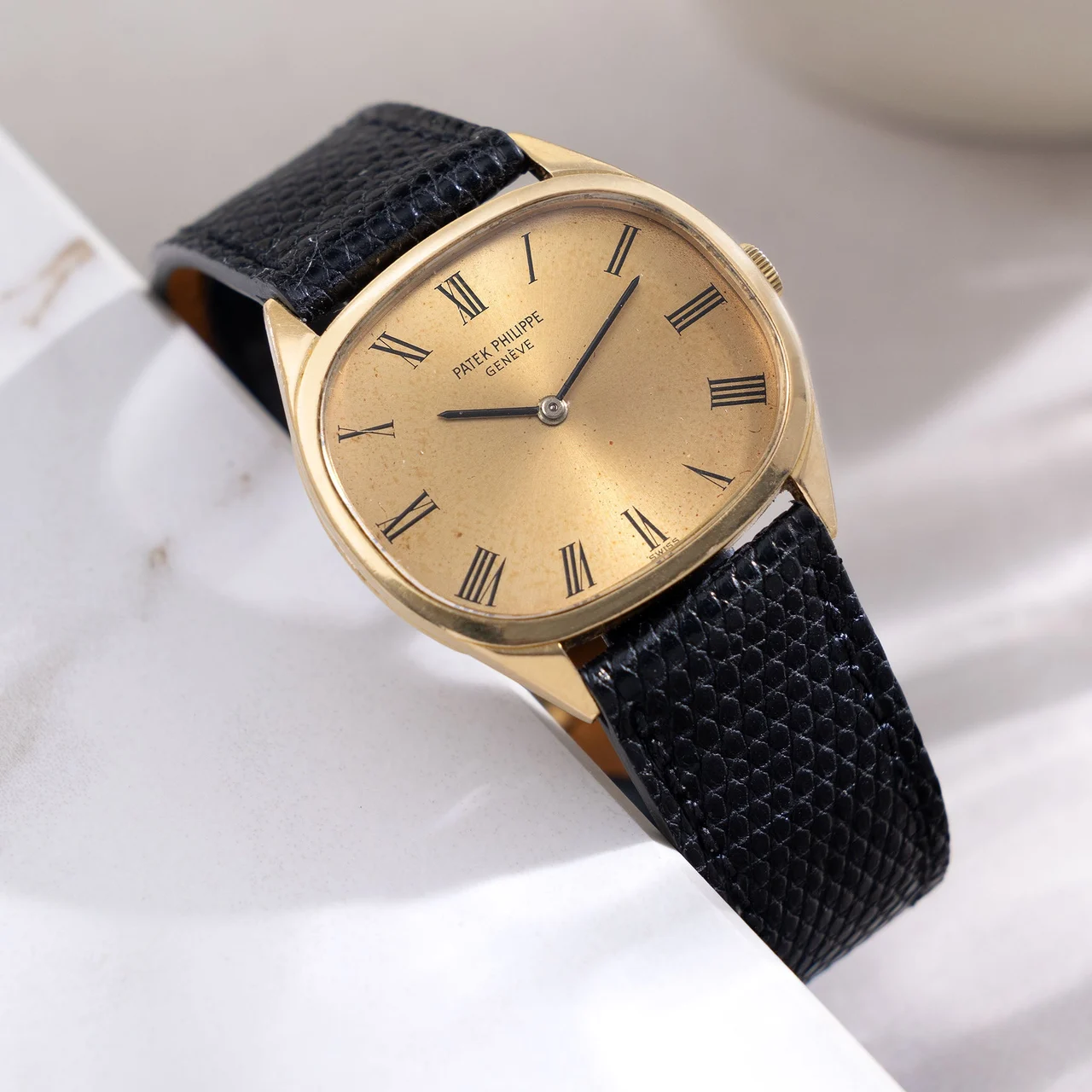 Patek Philippe Golden Ellipse w-2863 32 mm kol saati